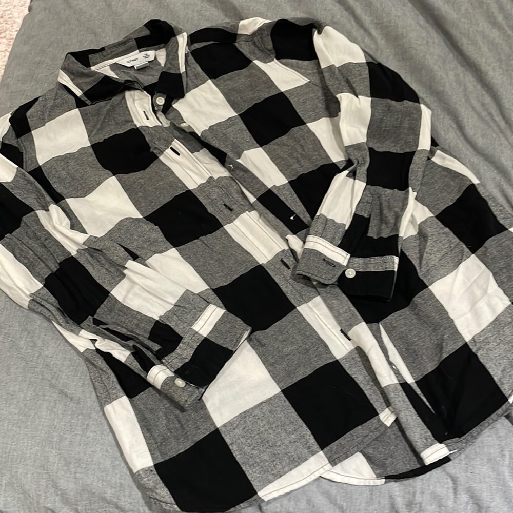 3 for $15 Old Navy Black/white long sleeve shirt size XXL